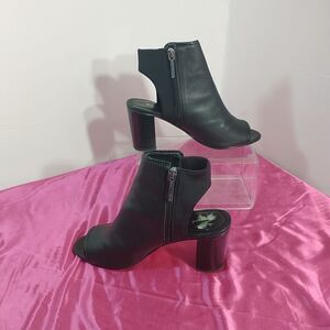 Donald J Pliner INKA Women's SZ 8M Black Leather Open Toe Zip Bootie.